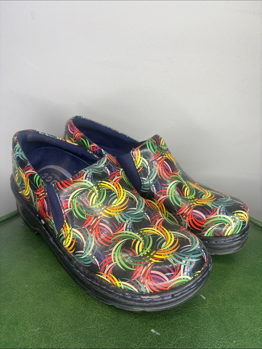 KLOGS Womens Leather Slip-On Clog Shoes in Multicolor Swirl Pattern Size 7